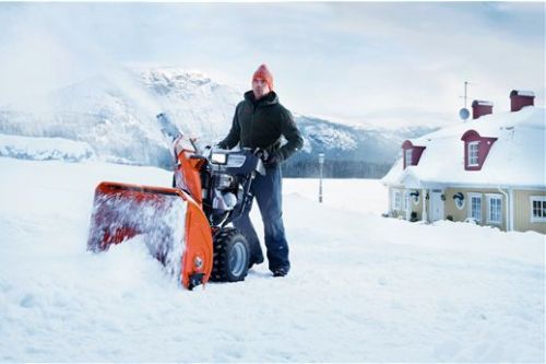 Бензиновый снегоуборщик для дачи и дома