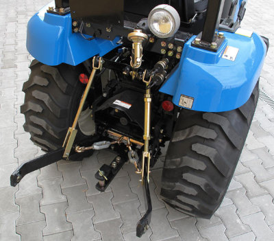 Трактор LS Tractor J23 HST (В комплекте: Кабина, нож-отвал, задняя щетка, джойстик)