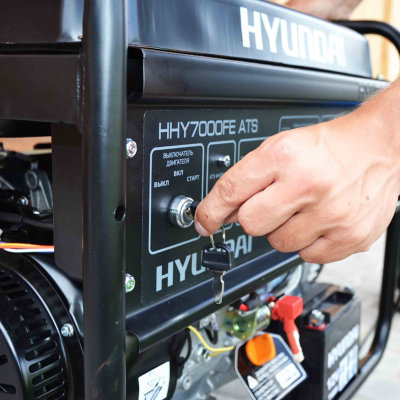 Бензиновый генератор Hyundai HHY 7000FE однофазный